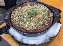 Steirischer Schokoladen-Brownie á la Dubai | © Harald Steiner