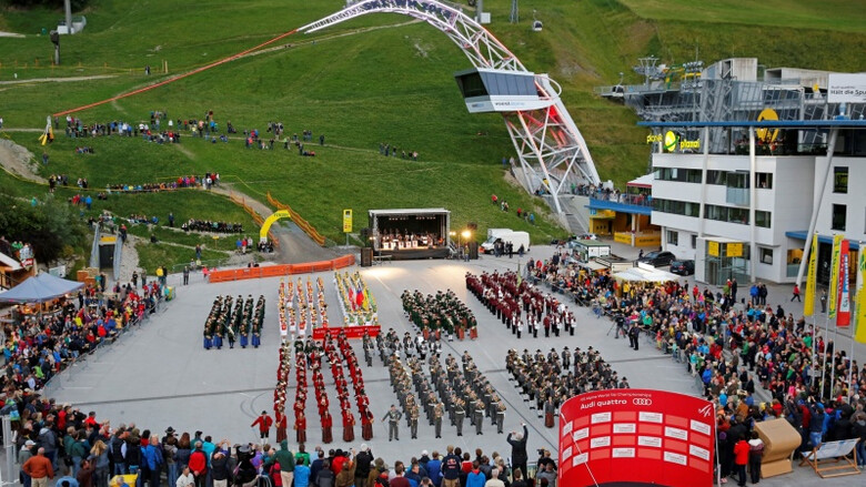 Beeindruckende Marsch-und Showprogramme bei der Tatoo-Marschshow im WM-Park Planai | © Herbert Raffalt