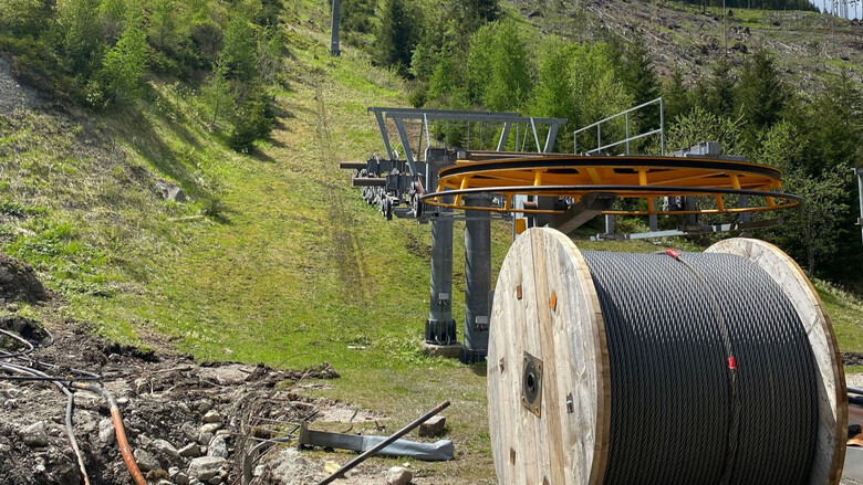 Demontage des Tragseils der alten Sonneckbahn – ein weiterer Schritt Richtung Neubau | © Gerhard Baier