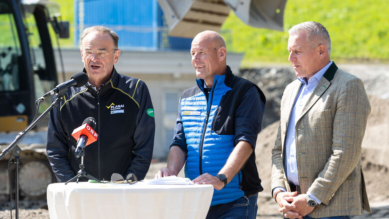 Dir. Georg Bliem, Mag. Klaus Hofstätter & Landeshauptmann Mario Kunasek bei der Ansprache | © Harald Steiner
