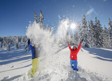 A lot of fun awaits you during winter hiking. | © Herbert Raffalt