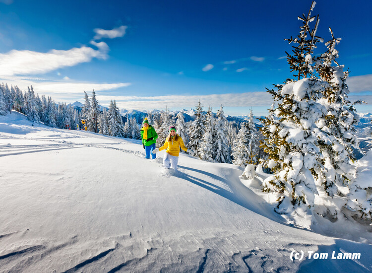 Winter hiking with your loved one in the Schladming-Dachstein region | © Tom Lamm