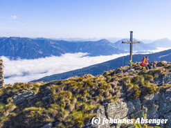 Happiness at the summit of Krahbergzinken | © Johannes Absenger