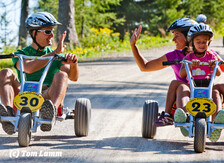 Drive downhill on a 7 km long gravel road on the Hochwurzen. | © Tom Lamm