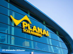 Tickeschalter direkt beim Planet Planai | © Alexander Klünsner