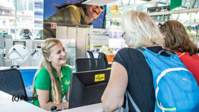 The infopoint is always there for you. | © Planai-Bahnen