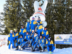 The team from the Hopsi-skischool | © shooting-star.at