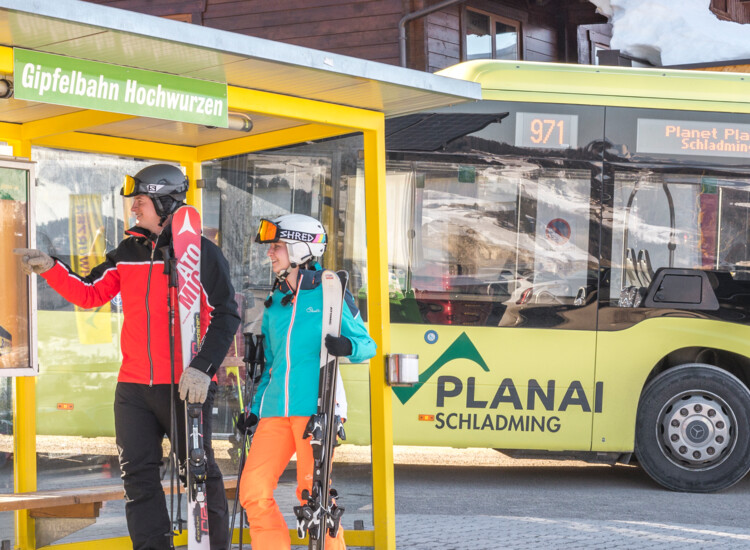 With the ski bus stress-free on the ski slope | © David Stocker